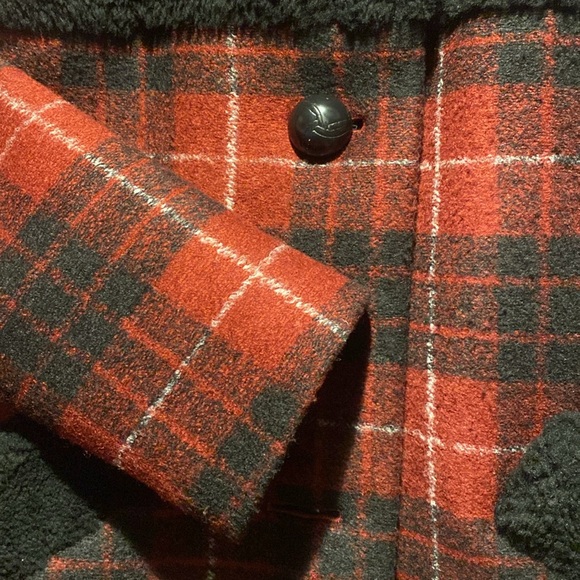 Red and black coach jacket. Pristine! - Picture 6 of 6